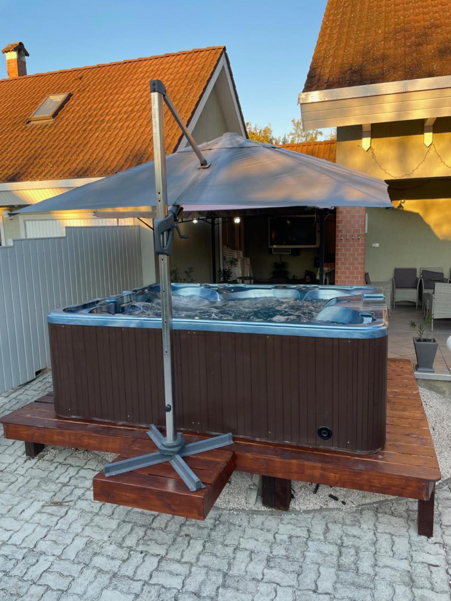 Hajdúszoboszló Nikolux Apartman מראה חיצוני תמונה