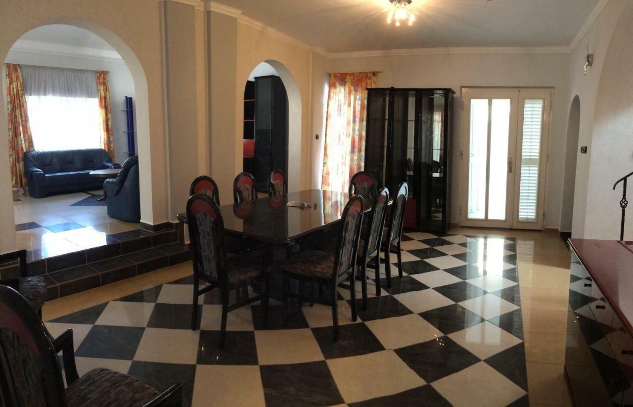 Hajdúszoboszló Nikolux Apartman מראה חיצוני תמונה